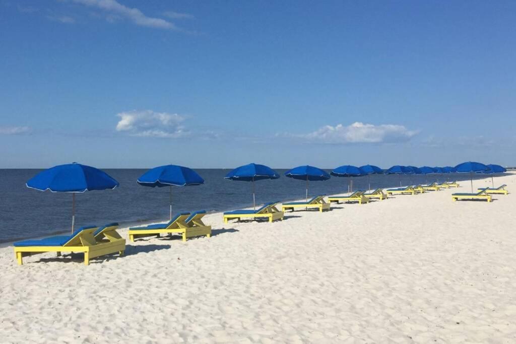 Seaside Gem Apartment Biloxi Bagian luar foto