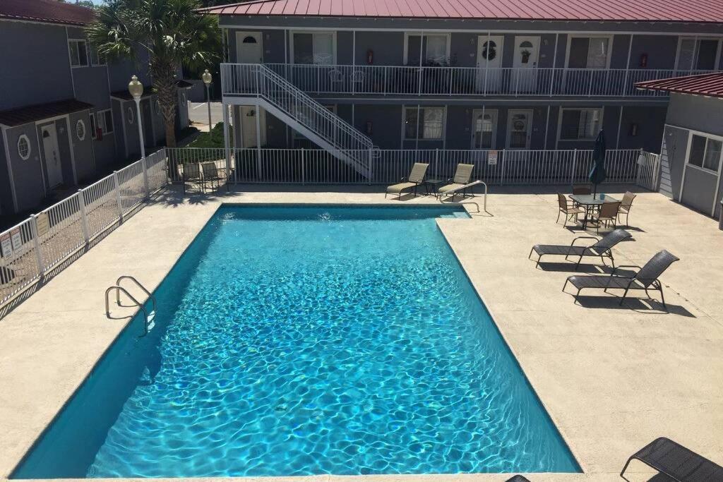 Seaside Gem Apartment Biloxi Bagian luar foto