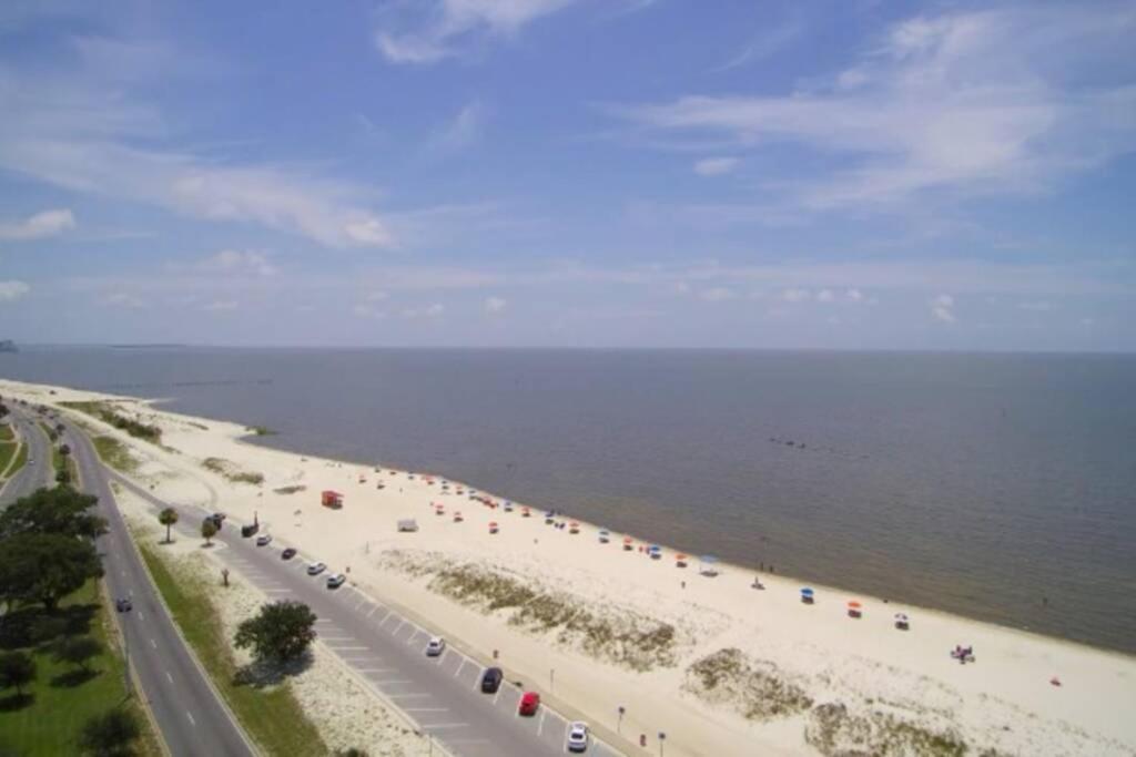Seaside Gem Apartment Biloxi Bagian luar foto