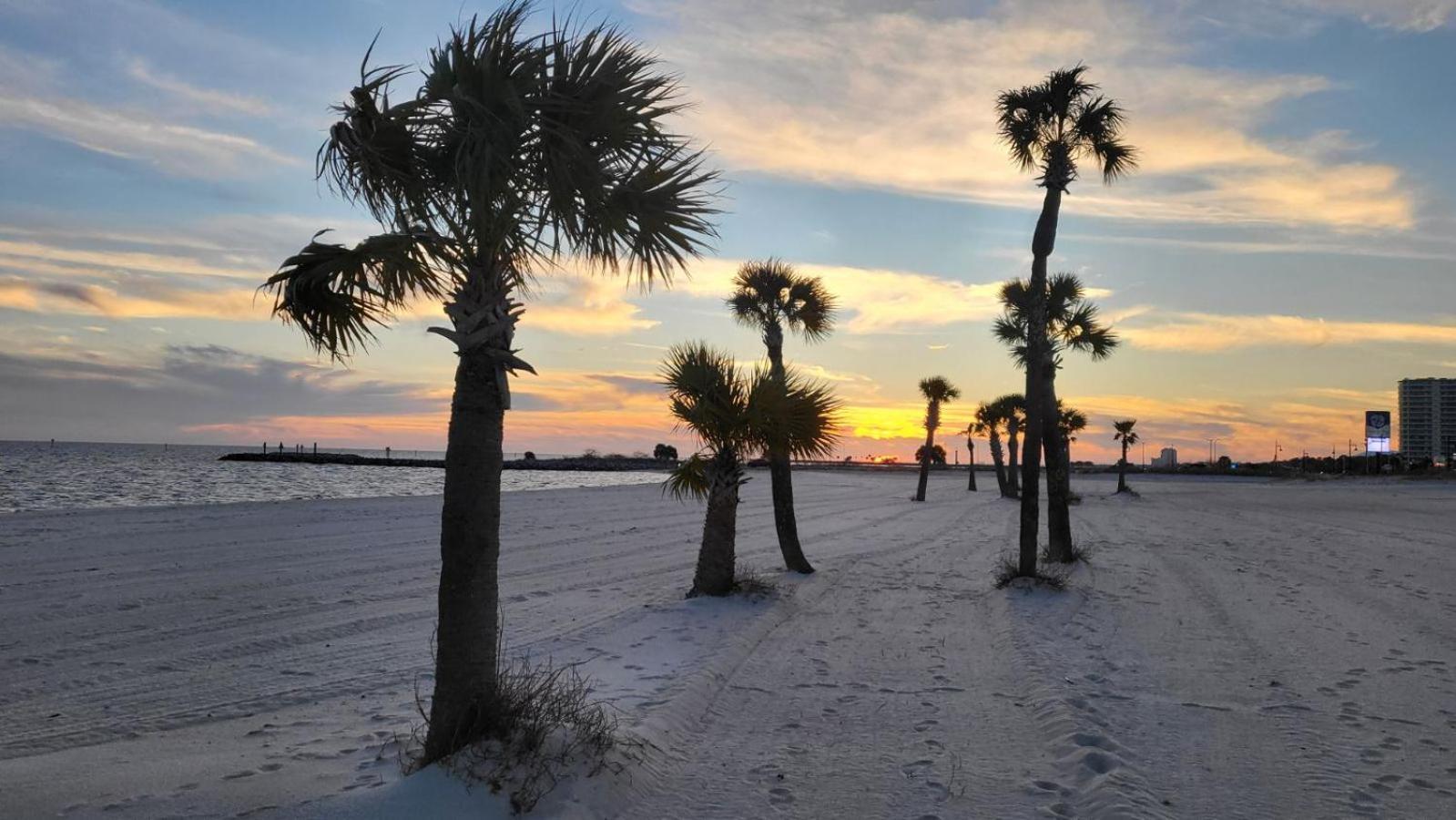 Seaside Gem Apartment Biloxi Bagian luar foto